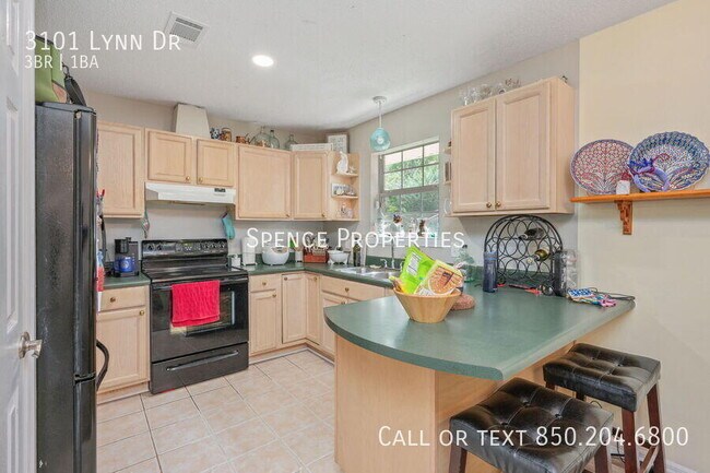 3103 Lynn Dr