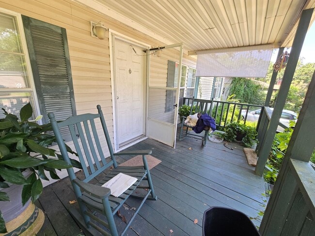 Photo - 423 Hallmark Dr