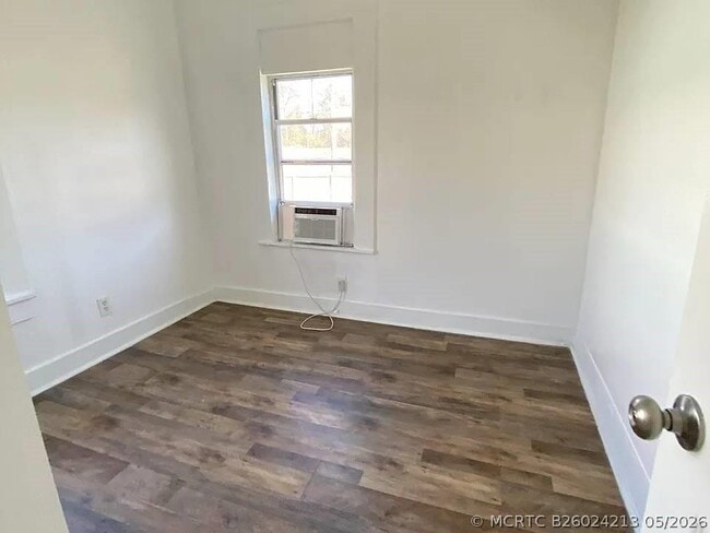 4144 Herring Ave