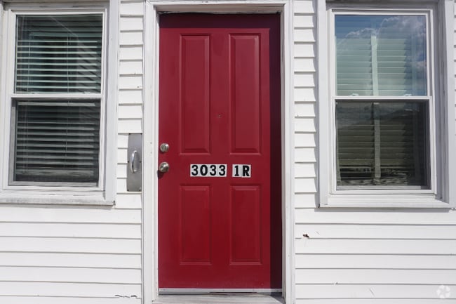 Building Photo - 3033 Hamilton Ave Unit 1R Rental