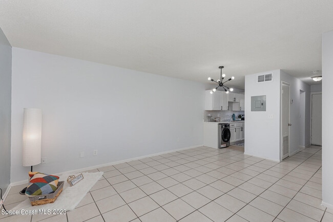 Photo - 1734 Avocado Ave Unidad 6
