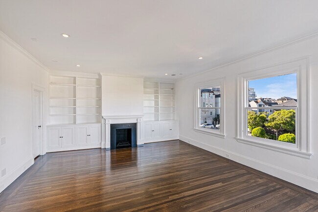 Photo - 2521 Broadway