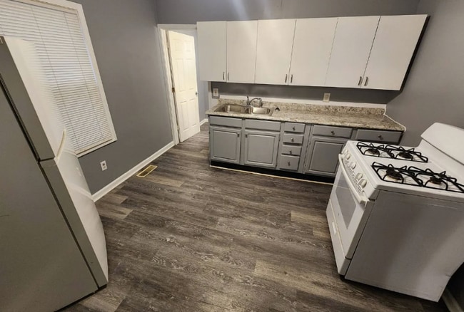 Photo - 15786 Mandalay Ave