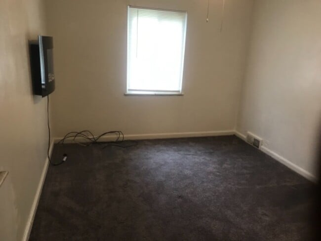 Photo - 2860 Kearney St