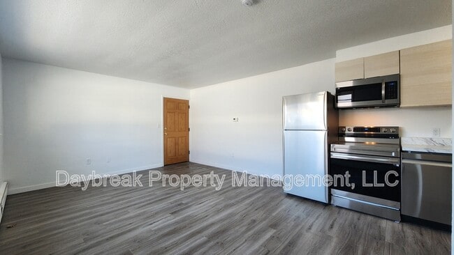 Photo - 1211-11 1/2 11 1/2 St N