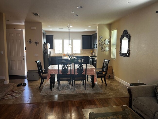 Photo - Great 4 Bedroom, 3 Bathroom 2100 sqft. Folsom Home for Lease