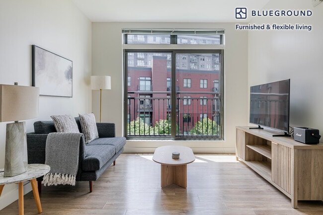 Building Photo - 449 Canal St Rental