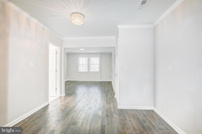 Photo - 257 Newcomb St SE Unit 3