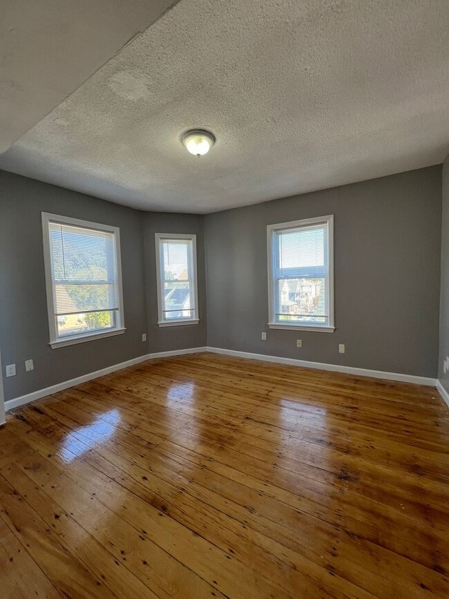 Photo - 94 Armandine St Unit 3