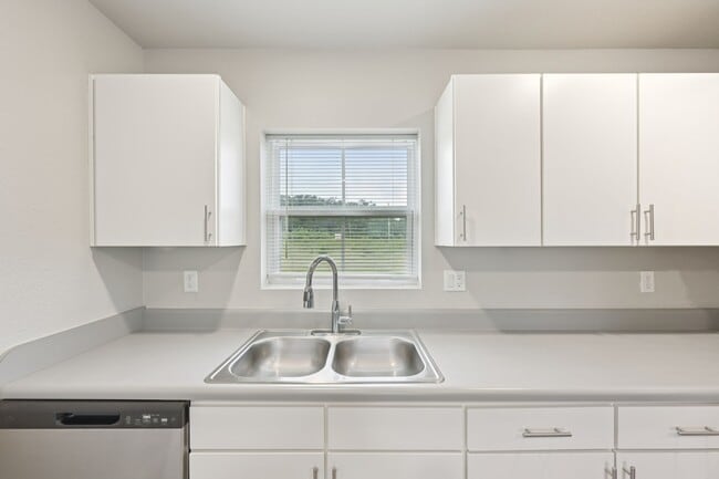 Photo - 254 Plez Morgan Dr Unidad D