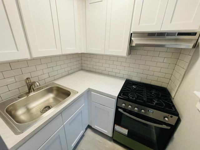 Photo - 3726 - 3730 School Ln