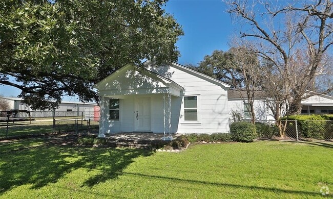 Building Photo - 14742 Hempstead Rd Rental