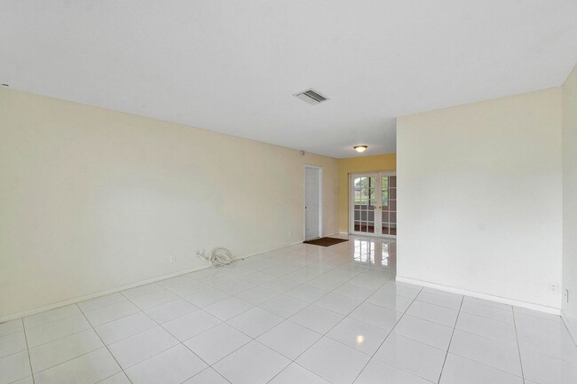 Photo - 8095 W St John Ave