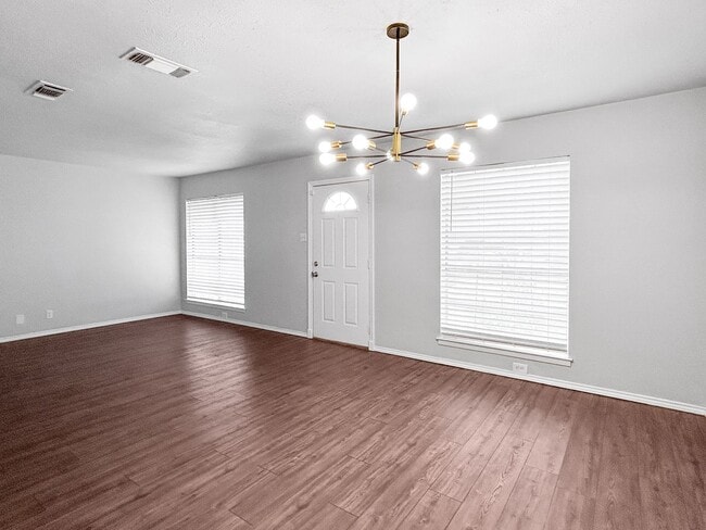 Photo - Convenient South SA Location—3BR with W/D Included