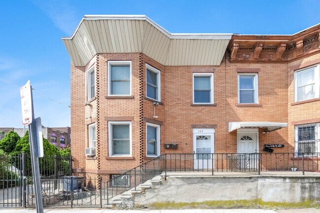 Building Photo - 193 Armstrong Ave Unit 2 Rental