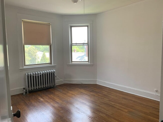 Photo - 52 Garden St