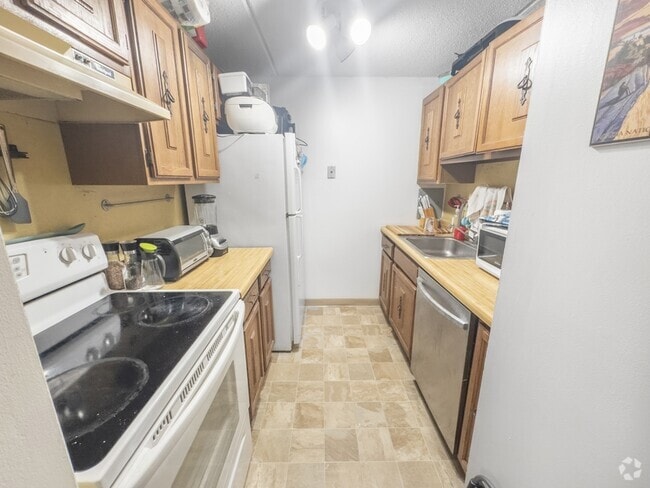 Building Photo - 12-16 Ellery Street - 206 Rental