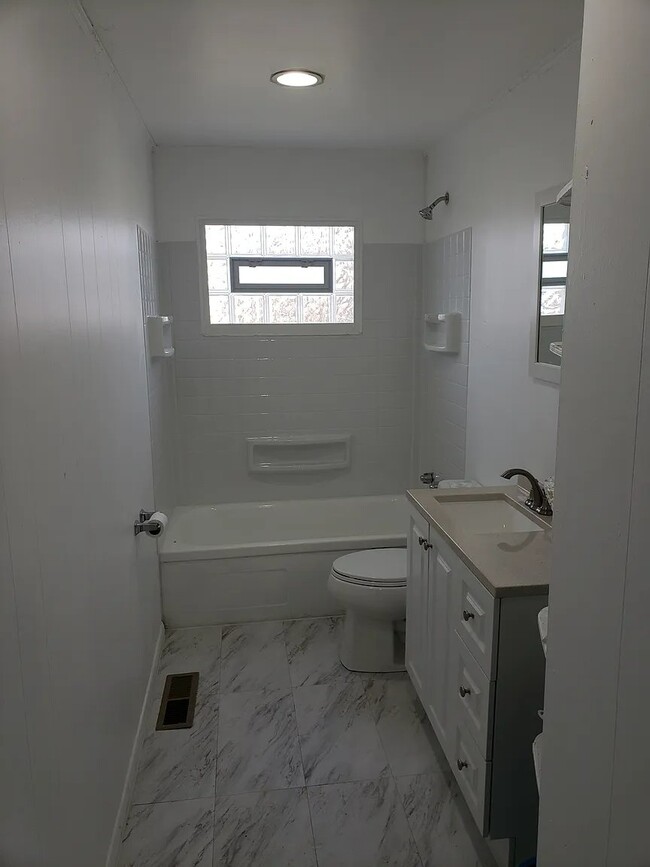 Photo - 5021 Marburn Ave