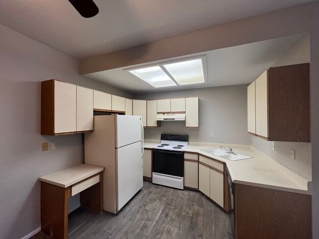 Photo - 1 Bed 1.5 Bath Townhome in Aurora!