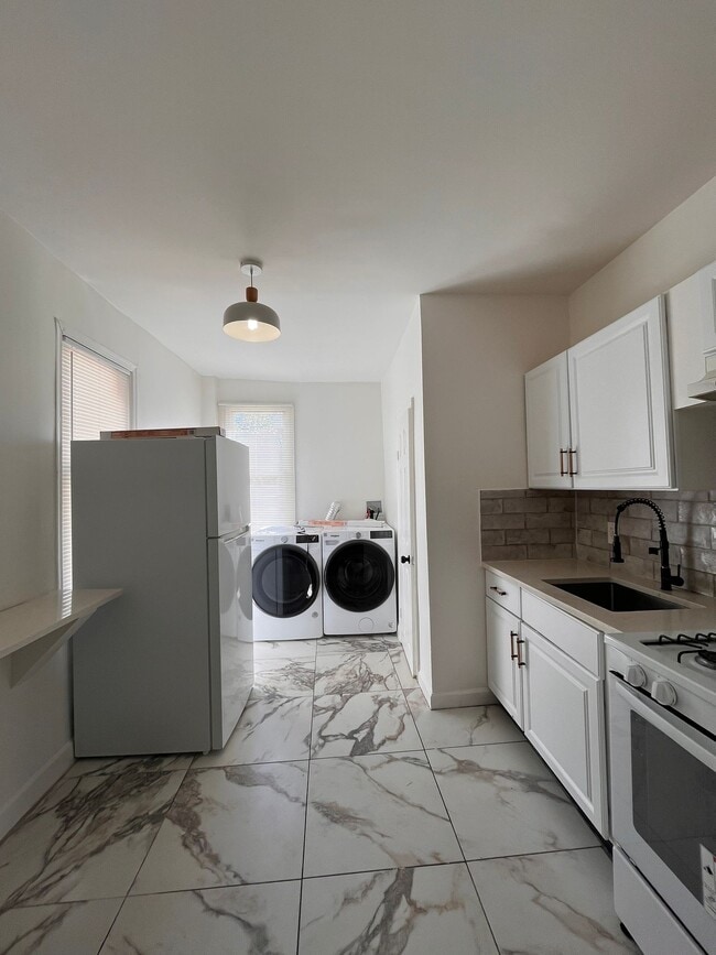 Building Photo - 342 Palisade Ave Unit 2