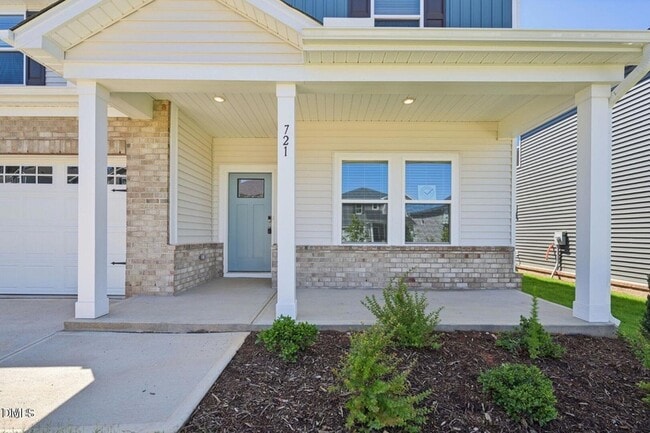 Photo - 721 Deschutes Dr