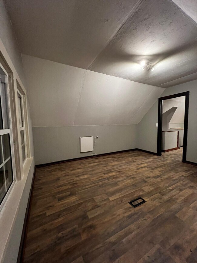 3802 Poe Ave Apartments Unit 3802 UP Cleveland, OH