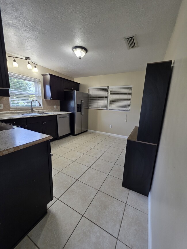 Photo - 1641 Meadowbrook Ave
