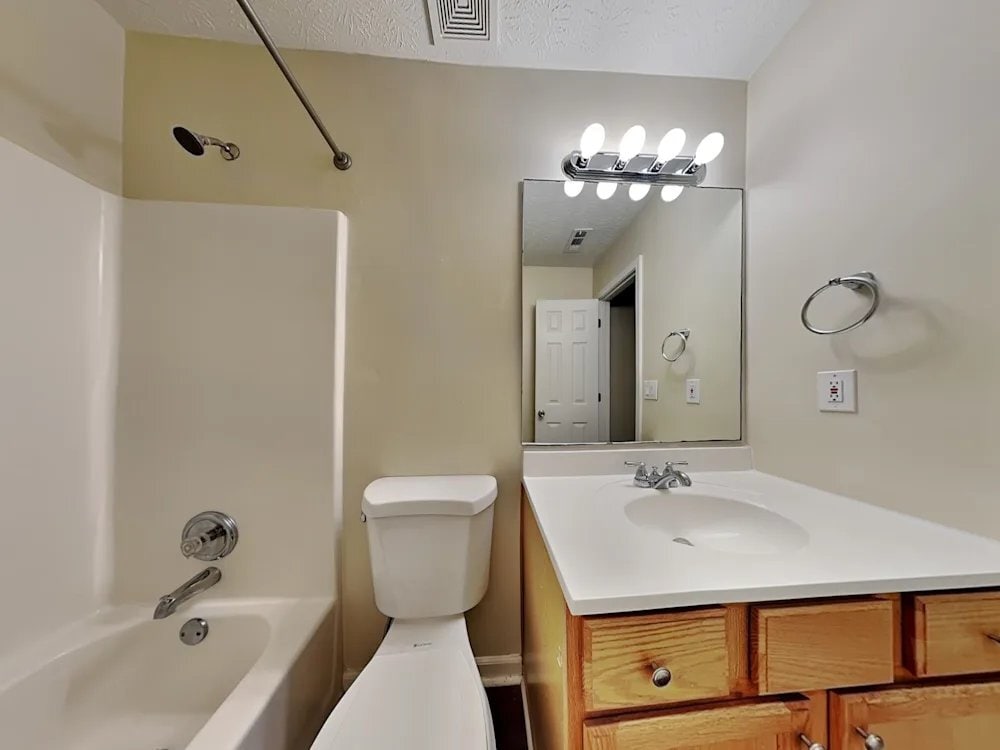 Photo - 740 Avening Ct