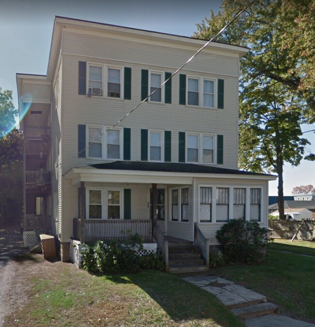 Building Photo - 70 Maple St Unit 3LR