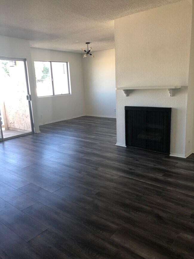 4338 Mammoth Ave Apts
