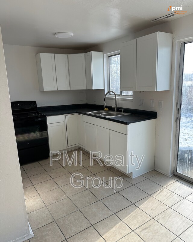 Photo - 600 Commerce Ave NW