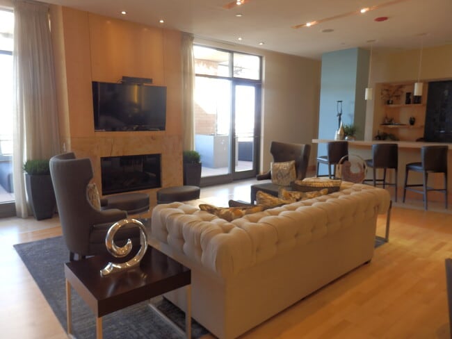 Extensive building amenities including club room, pool, hot tub, gas grills and breathtaking city views. - 475 K Street Northwest Unit 714