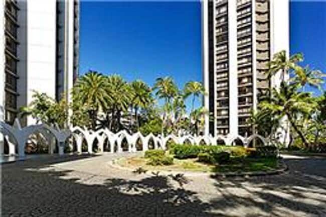 Building Photo - Liliuokalani Gardens 1/1 fully furnished condo