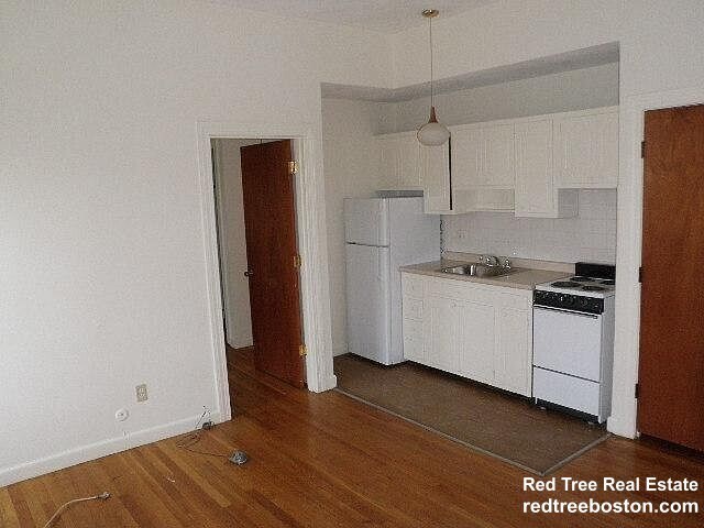 Building Photo - 1315 Commonwealth Ave Rental