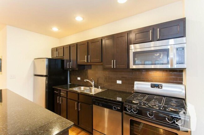 Photo - 0 bedroom in Chicago IL 60613 Unit 218