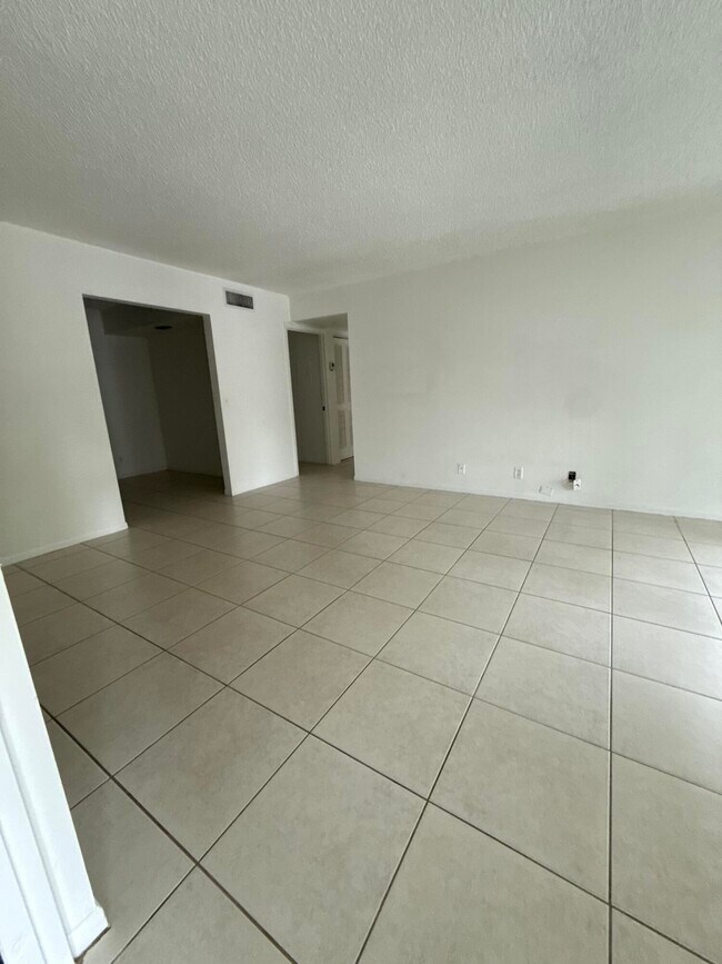 Photo - 1010 Green Pine Blvd Unit D2