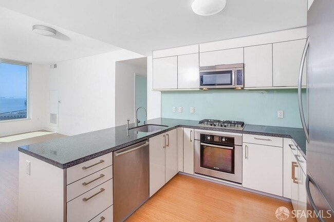 Photo - 338 Spear St