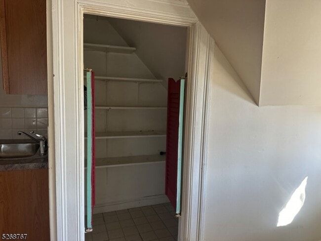 Photo - 324 Claremont Ave Unidad 5