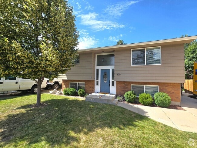 Building Photo - Love the area you live ! 3 bedroom 2 bath ... Rental