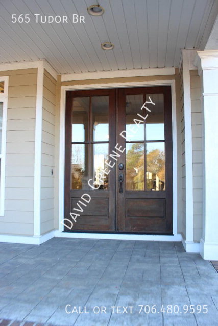 Photo - 565 Tudor Branch