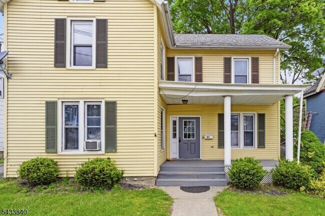 83 High St