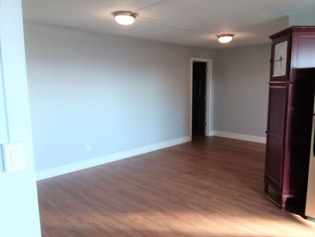 Photo - 209 1/2 W Holly St Unit BH T 209