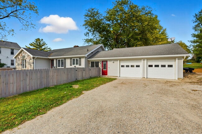 Building Photo - 9128 Austin Rd