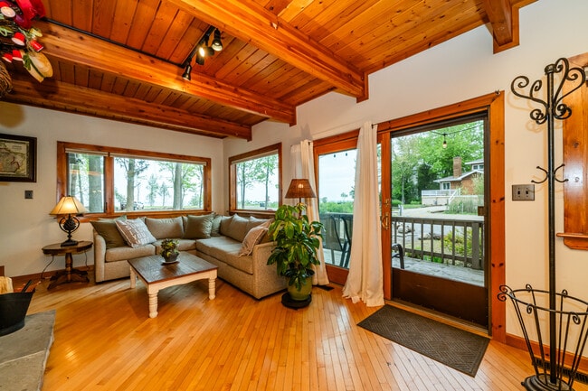 Photo - 7258 Beach Dr