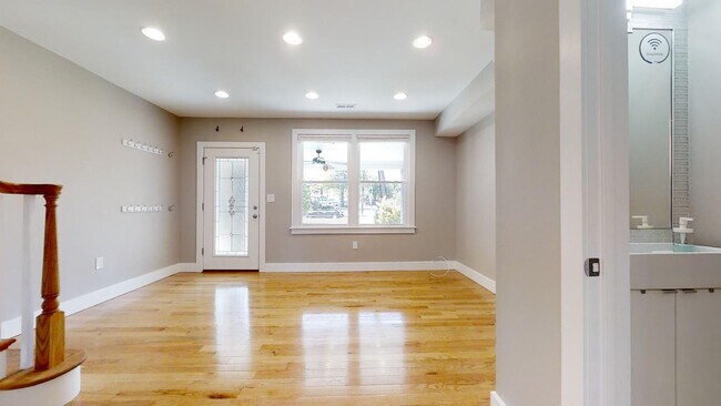 Photo - 12 Hawaii Ave NE