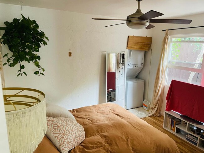Photo - 5525 Bellevue Ave Unit Coastal La Jolla 1BR with Private Entrance