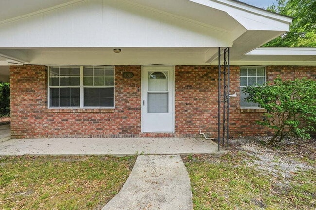 Photo - A small-town charm ready for move in!