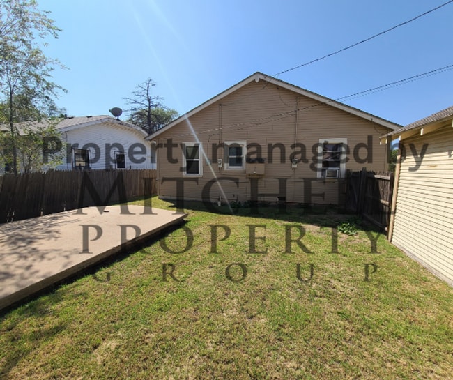 Photo - 1 bedroom 1 bath duplex with plenty of space!