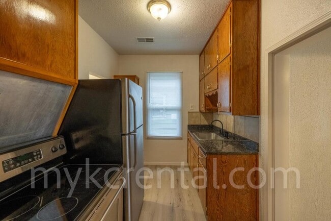 Photo - 711 Tenny Ave