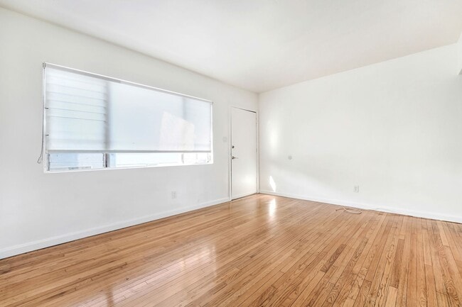 Photo - 2 bed / 1 bath Apartment in Echo Park is now available - Parking and in-unit laundry! Unit #3